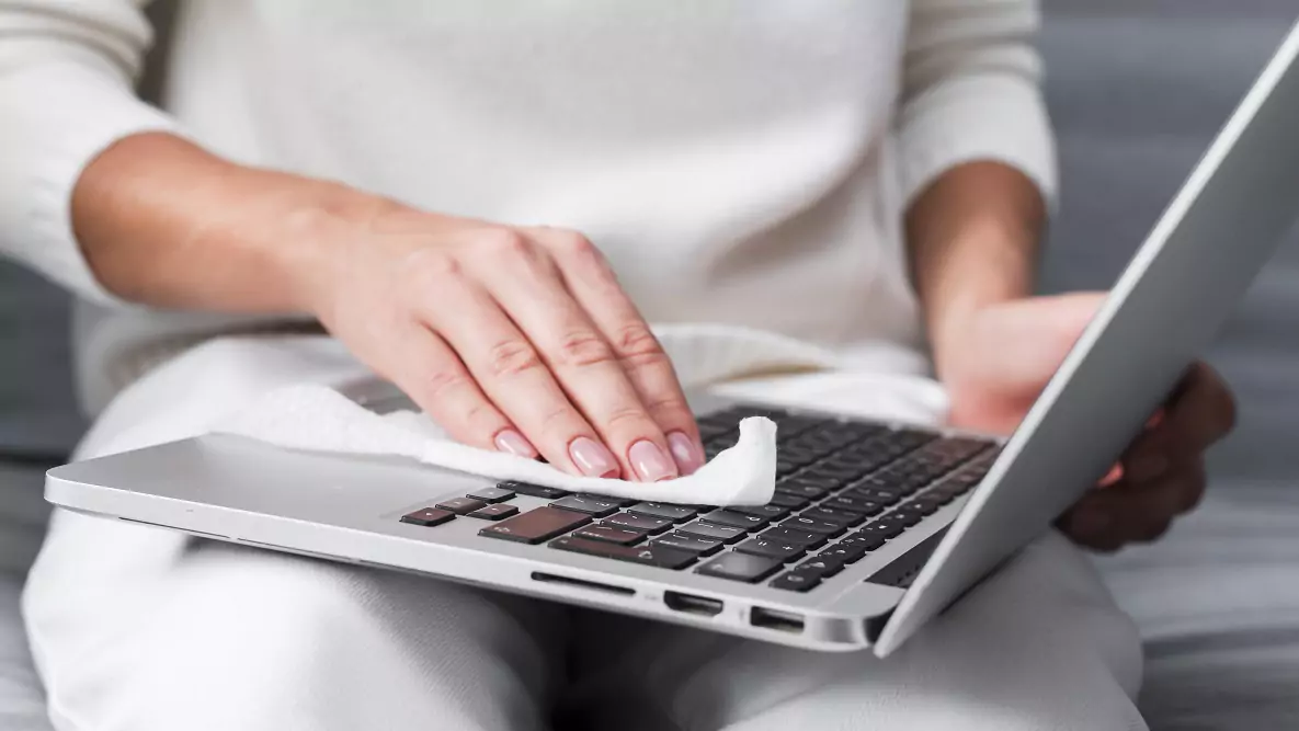 tips merawat laptop yang wajib diketahui