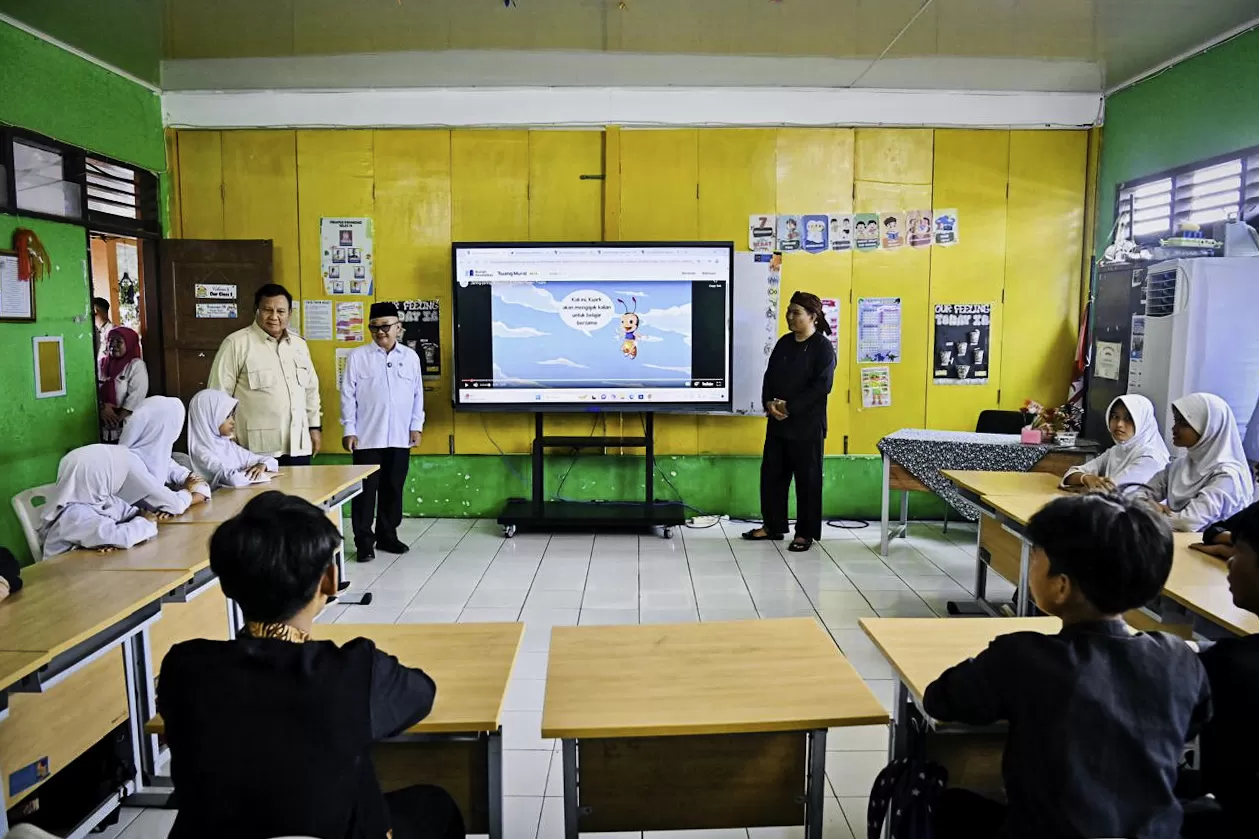 Presiden Kenalkan Smart Classroom Smart di Hardiknas 2025